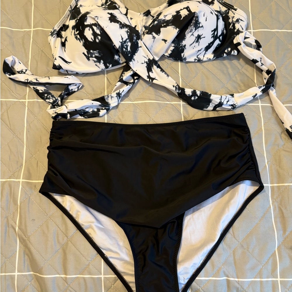Black and White Women's Swimwear Set